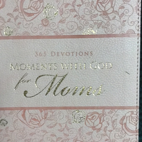 “365 devotions moments with God for Moms” Faux leather bound book - Picture 12 of 14